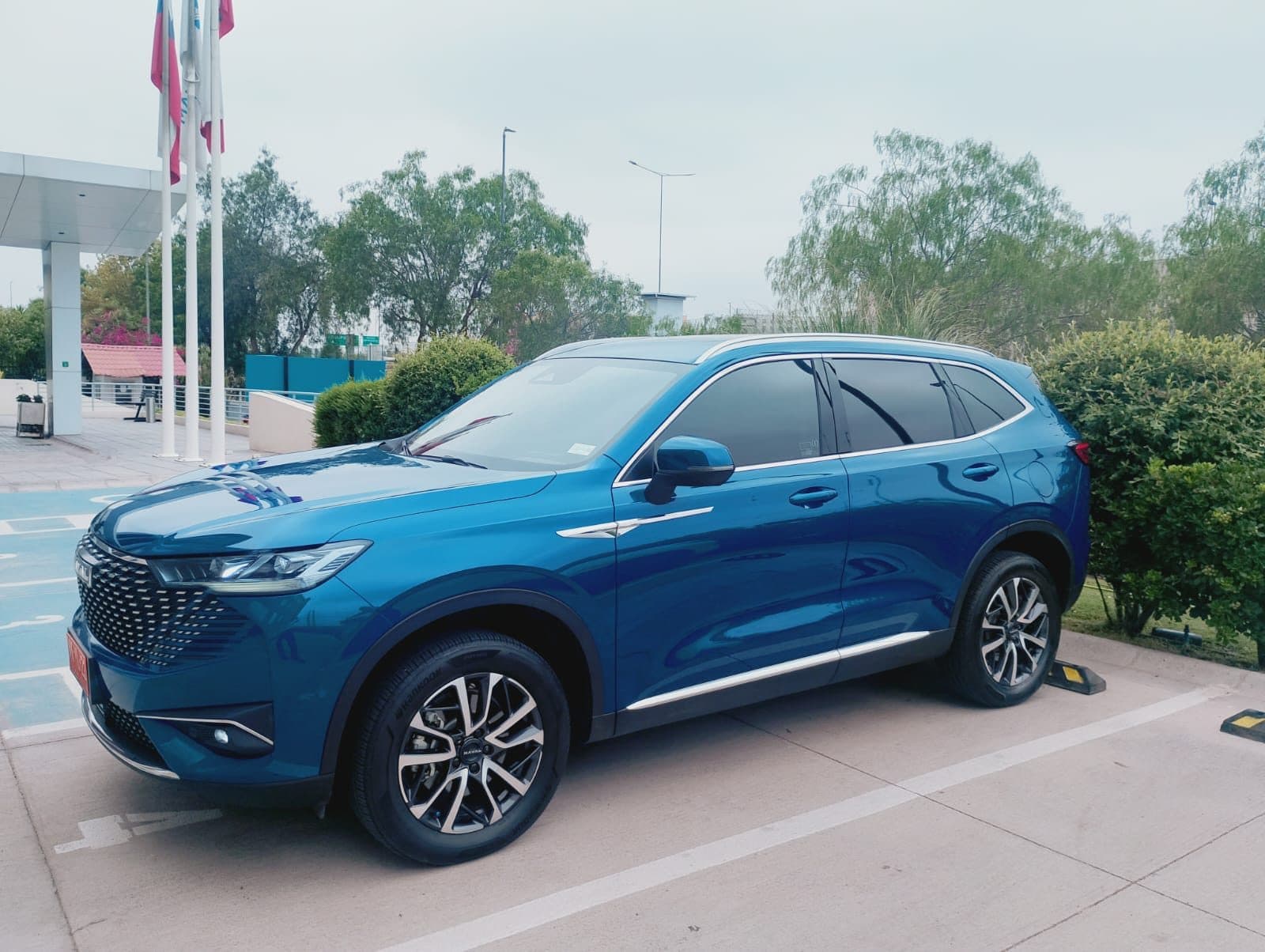 Vehículo SUV Haval azul de Transfer Oficial Aeropuerto